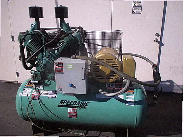 30 H.P. SPEEDAIRE RECIPROCATING COMPRESSOR 101 CFM 175 PSI