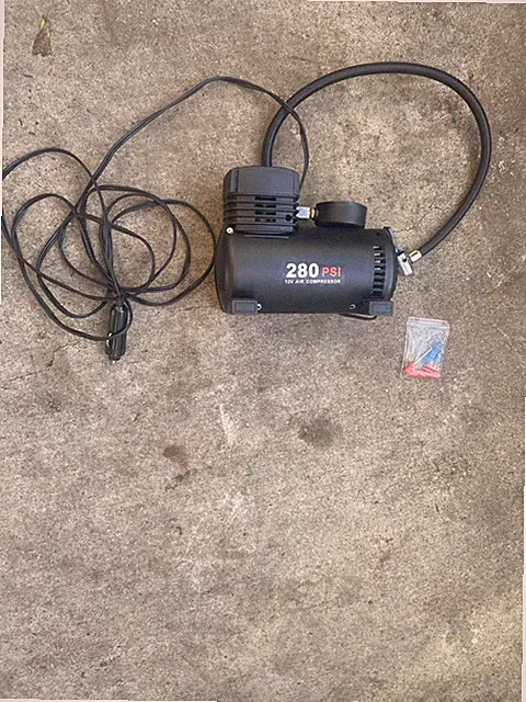 Air Compressor 280 PSI Easy Connection To The Vehicle